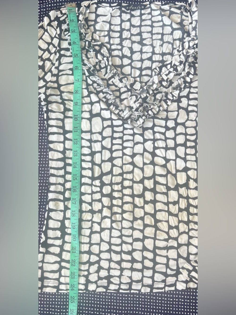 Dunia Ruffled V-neck Blouse - Picture 4 of 7